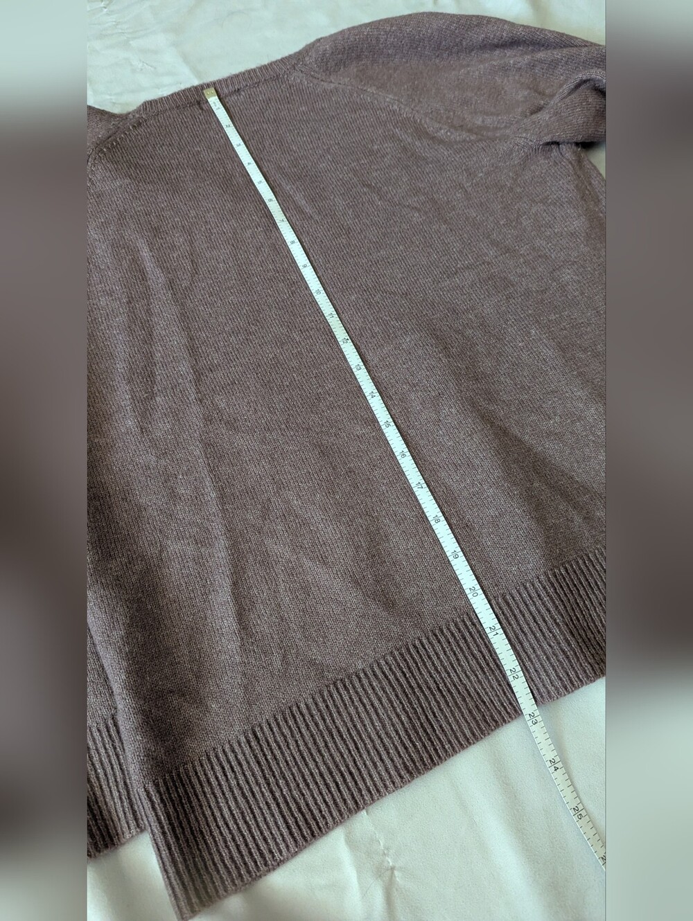 Reitmans Size Small, EUC, Lace Detail V-Neck Sweater, Dusty Mauve, Lightweight - Picture 3 of 7